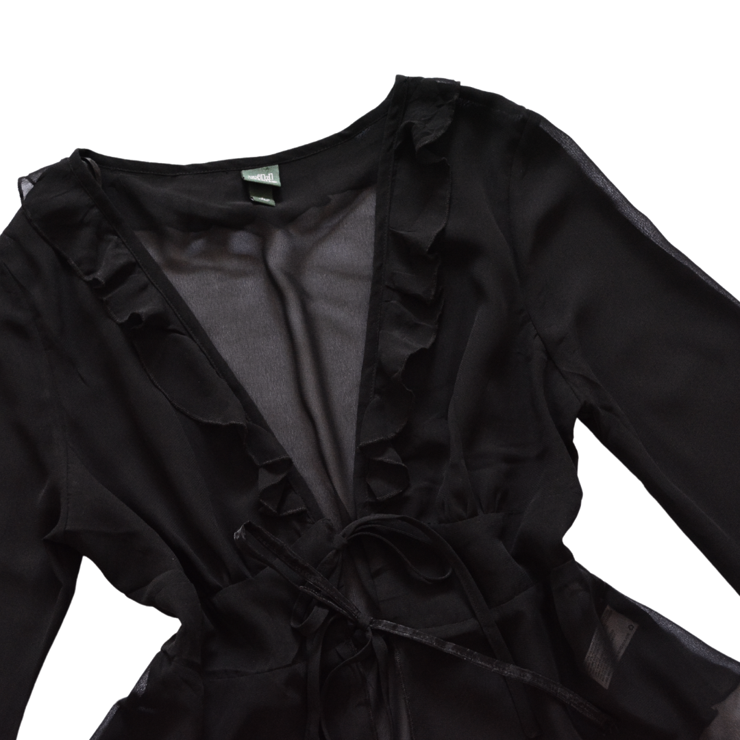 Blusa negra de gasa