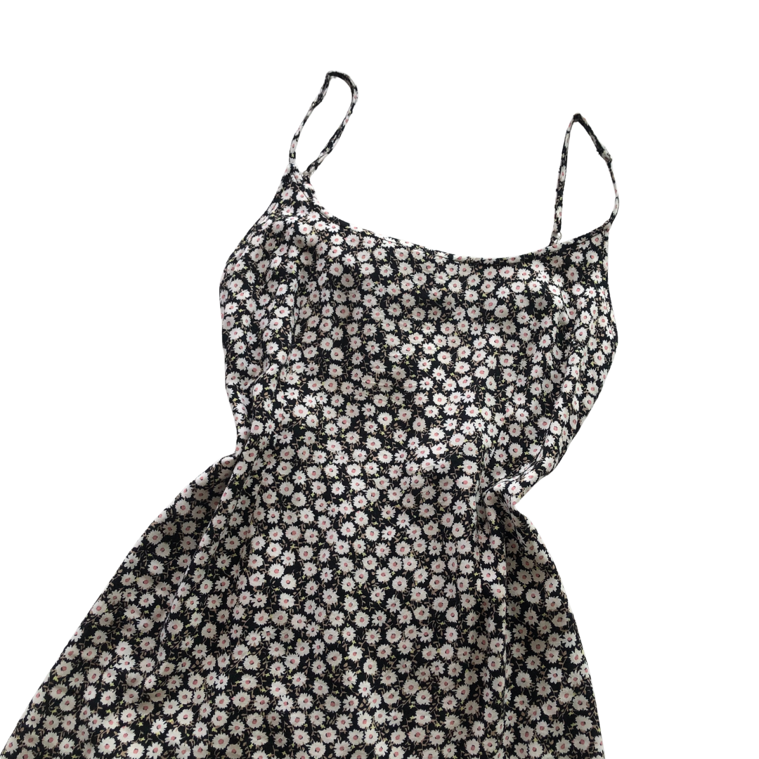 Vestido de flores con abertura espalda