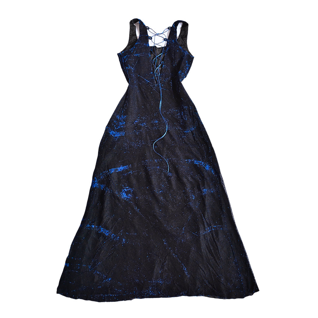 Vestido azul metálico con escote cruzado