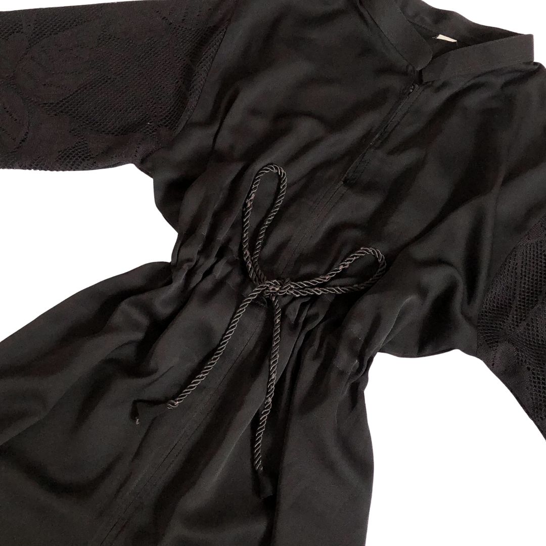 Vestido negro largo con encaje