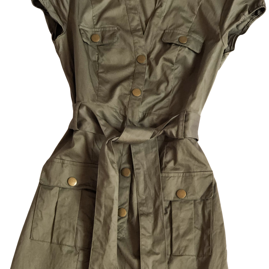Vestido verde oliva con botones