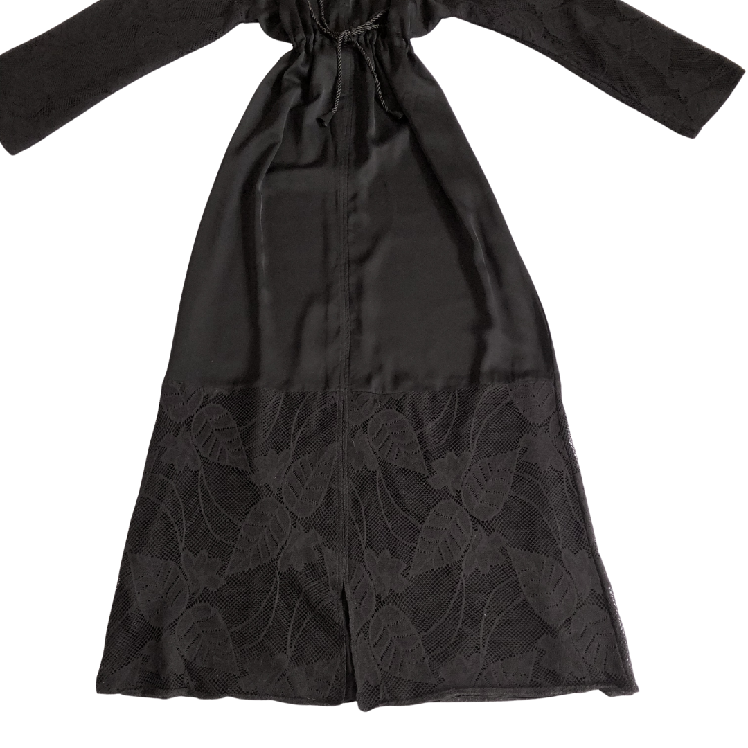 Vestido negro largo con encaje