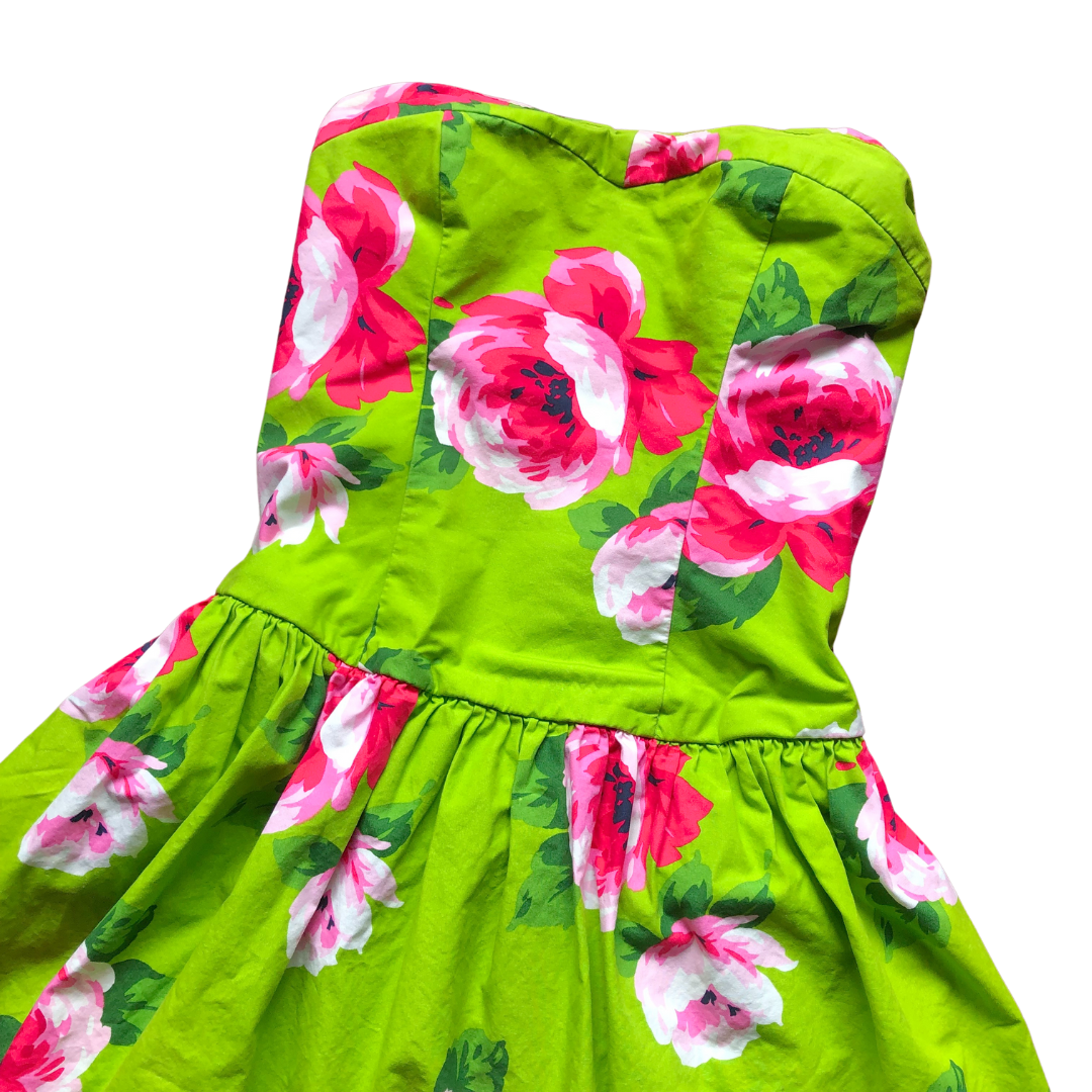 Vestido verde con rosas