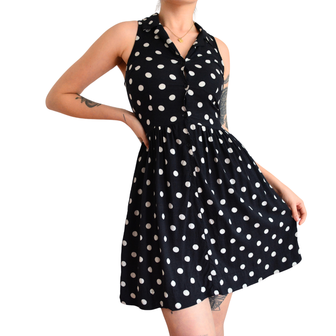 Vestido nego polka dots con bolsas
