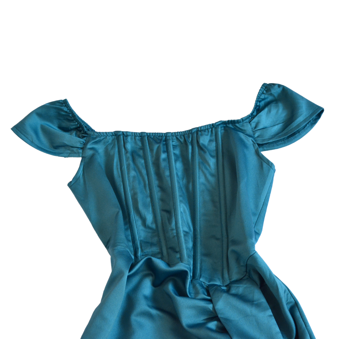Vestido satinado con corset