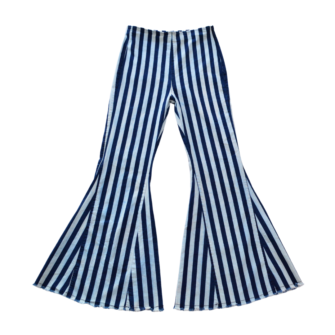 Pantalón groovy de líneas acampanado