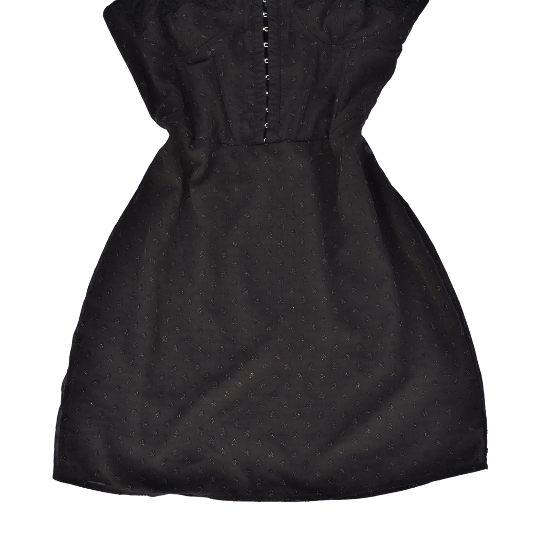 Vestido negro con cierre bustier