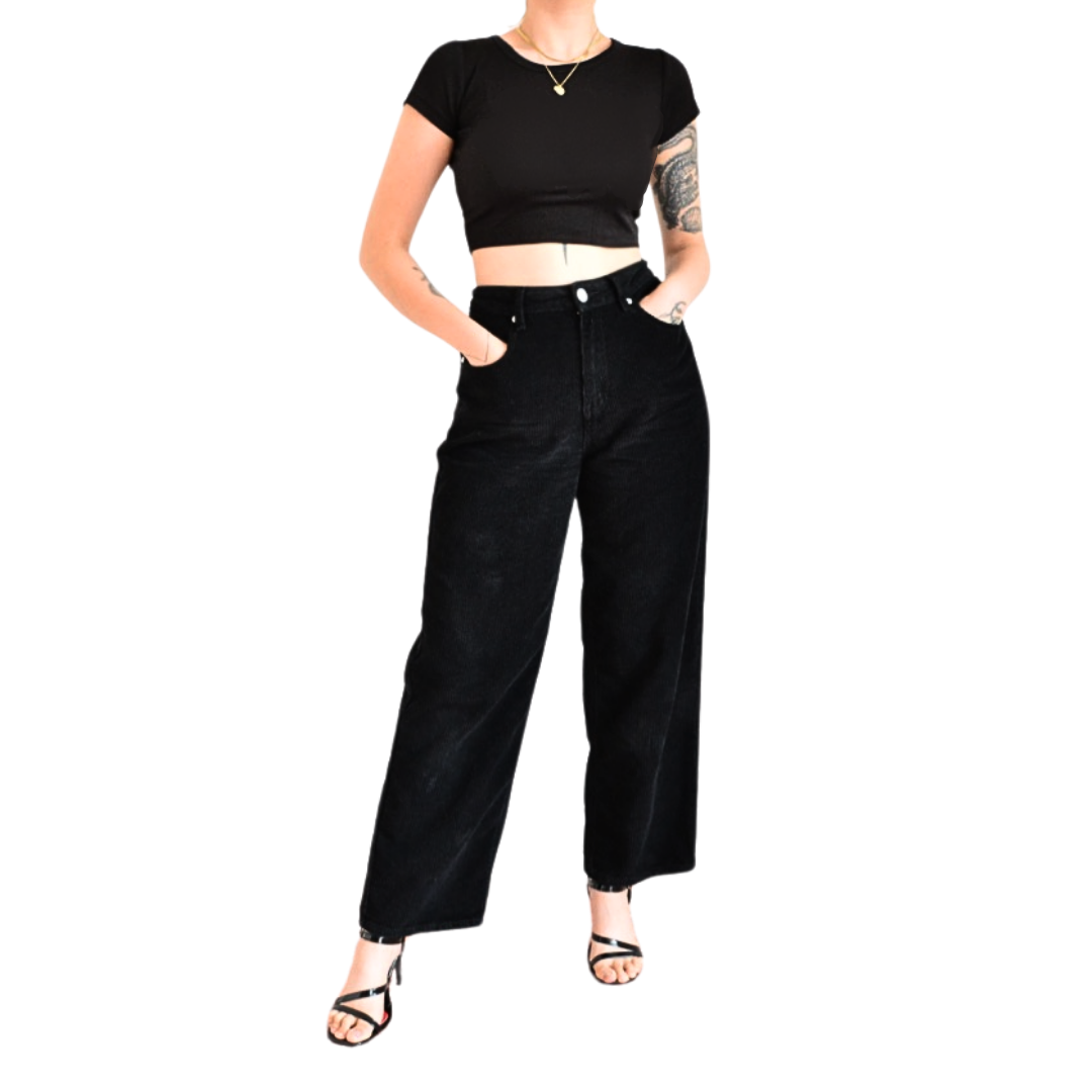 Pantalón negro recto tiro alto