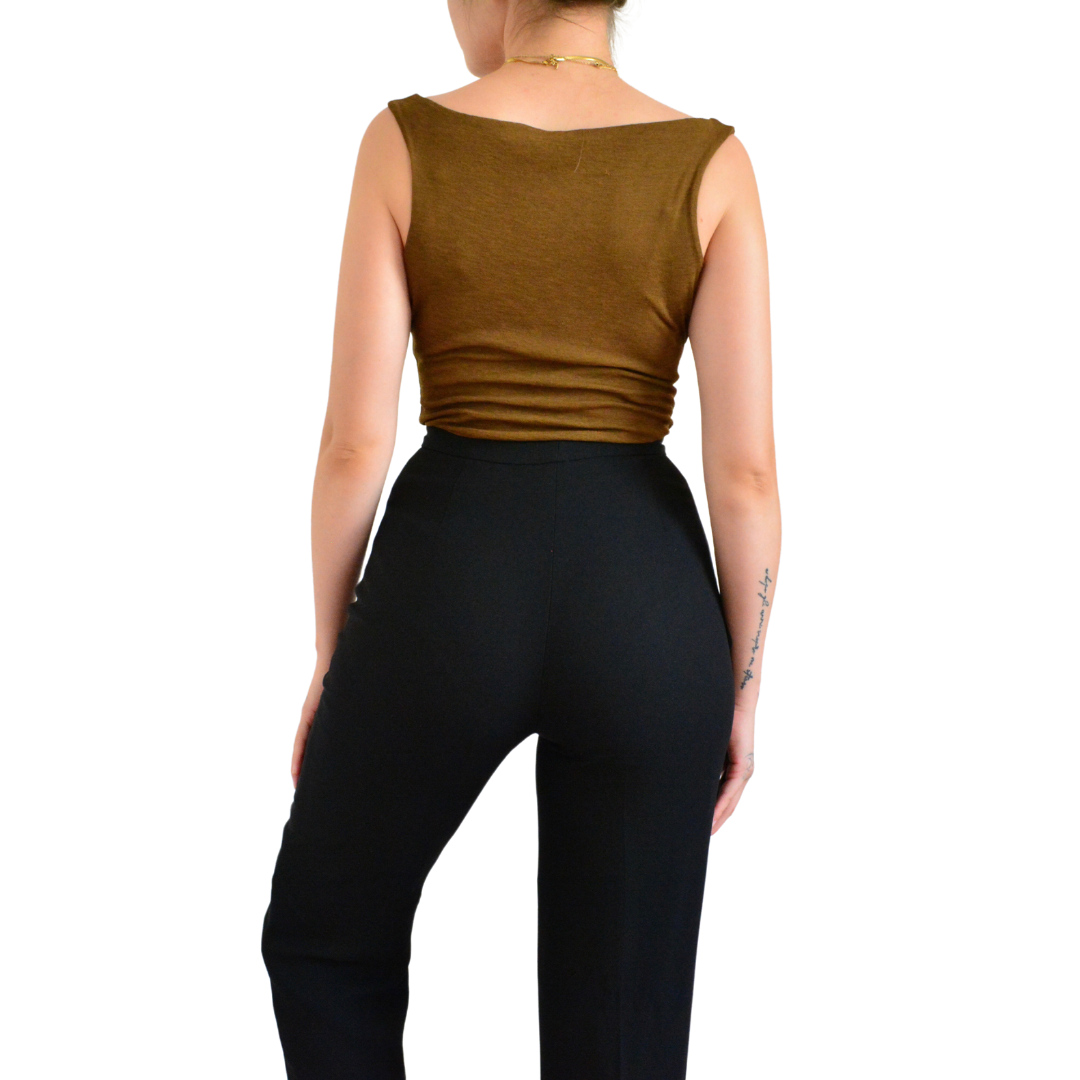 Blusa verde olivo cuello cuadrado