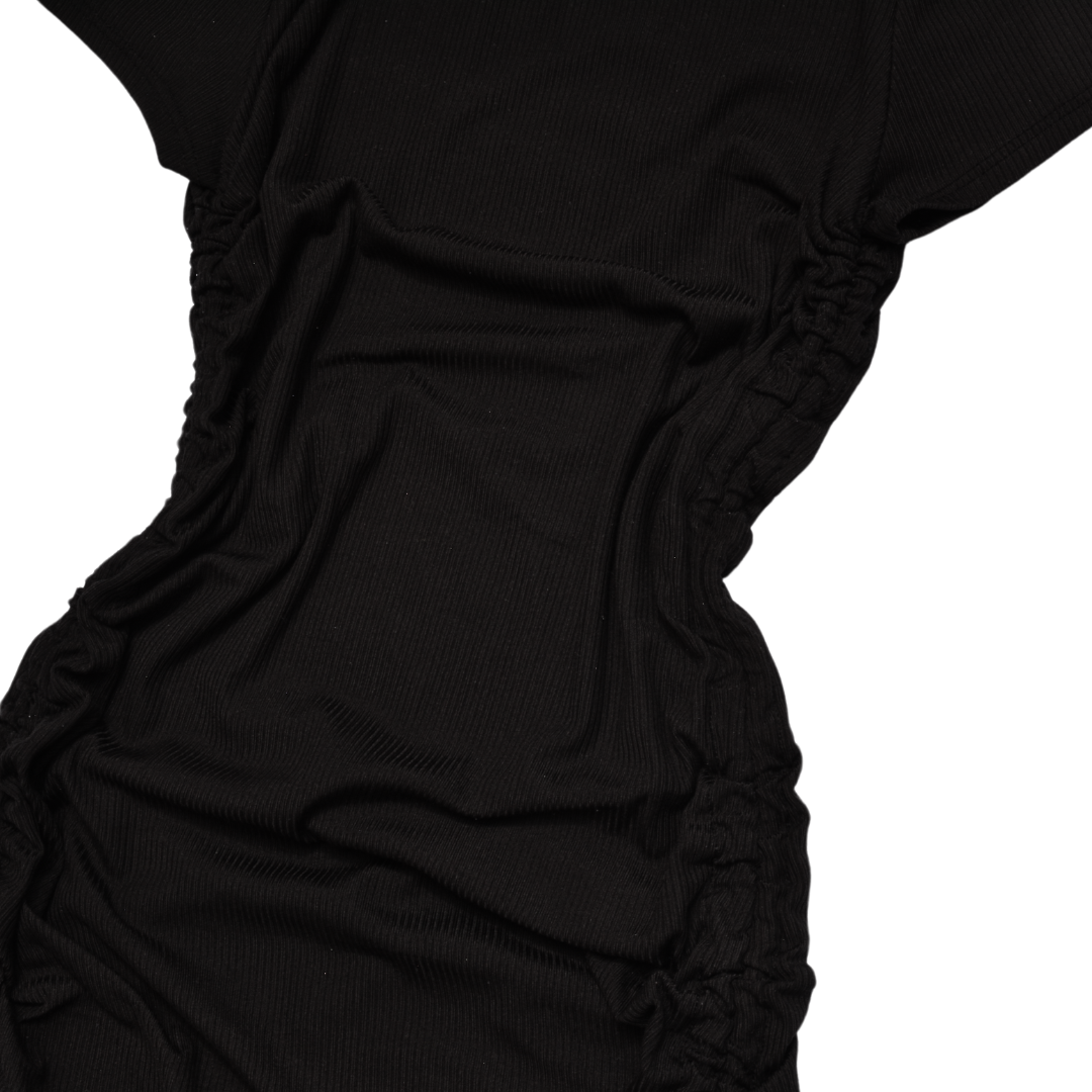 Vestido negro con tiras ajustables