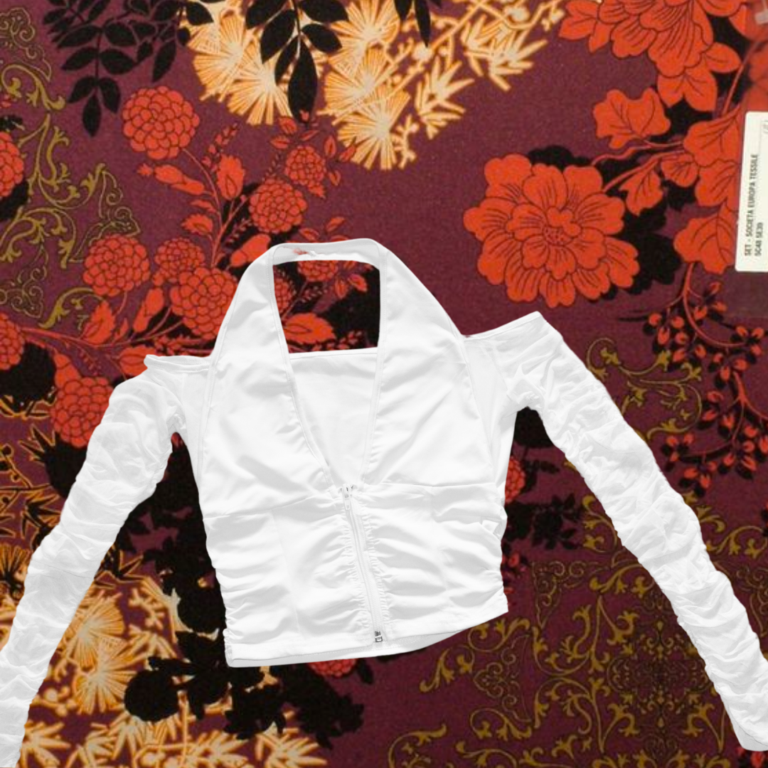 Top blanco con manguitas mesh