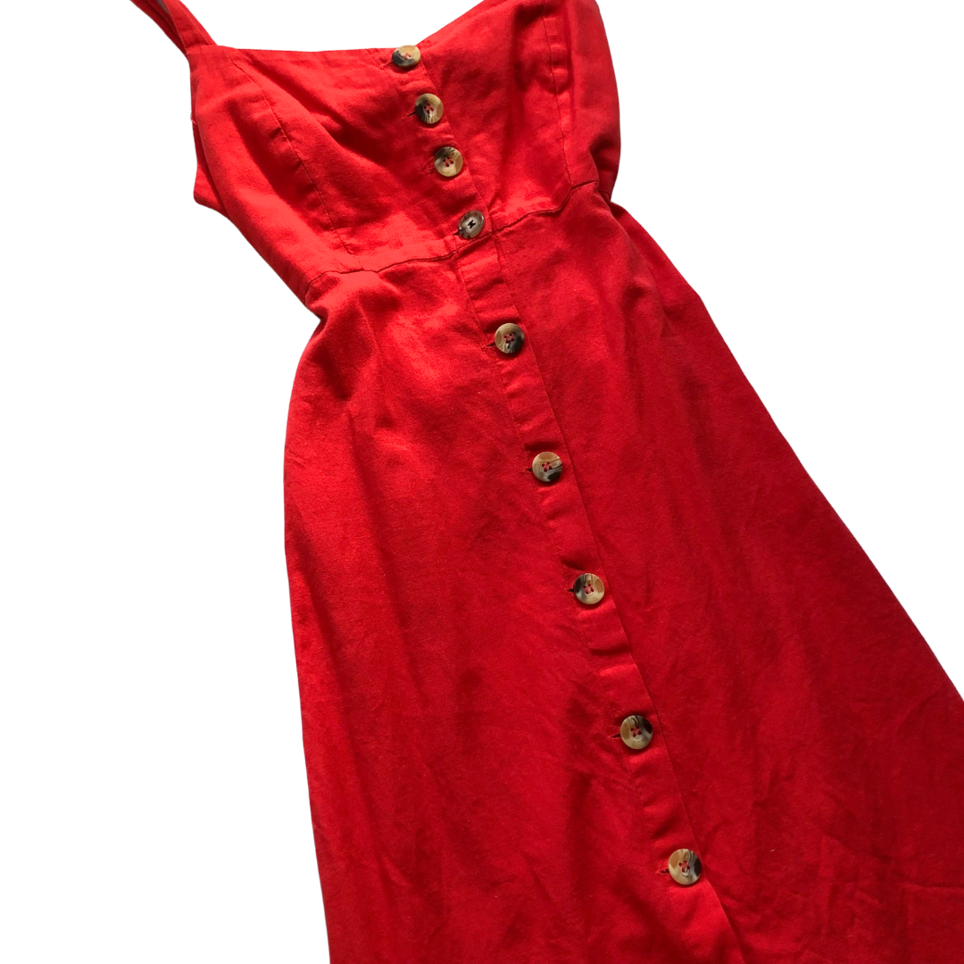 Vestido rojo de lino y botones