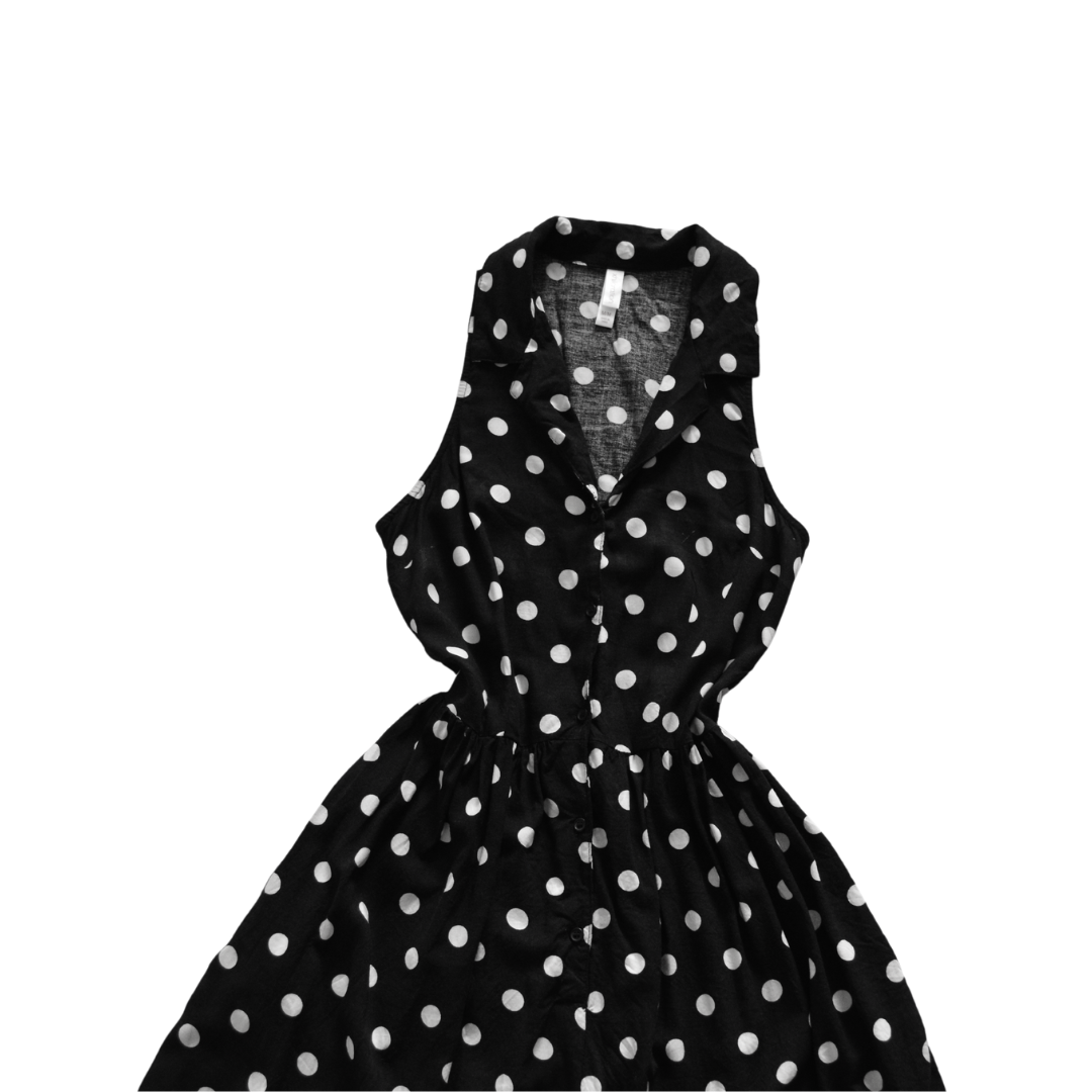 Vestido nego polka dots con bolsas
