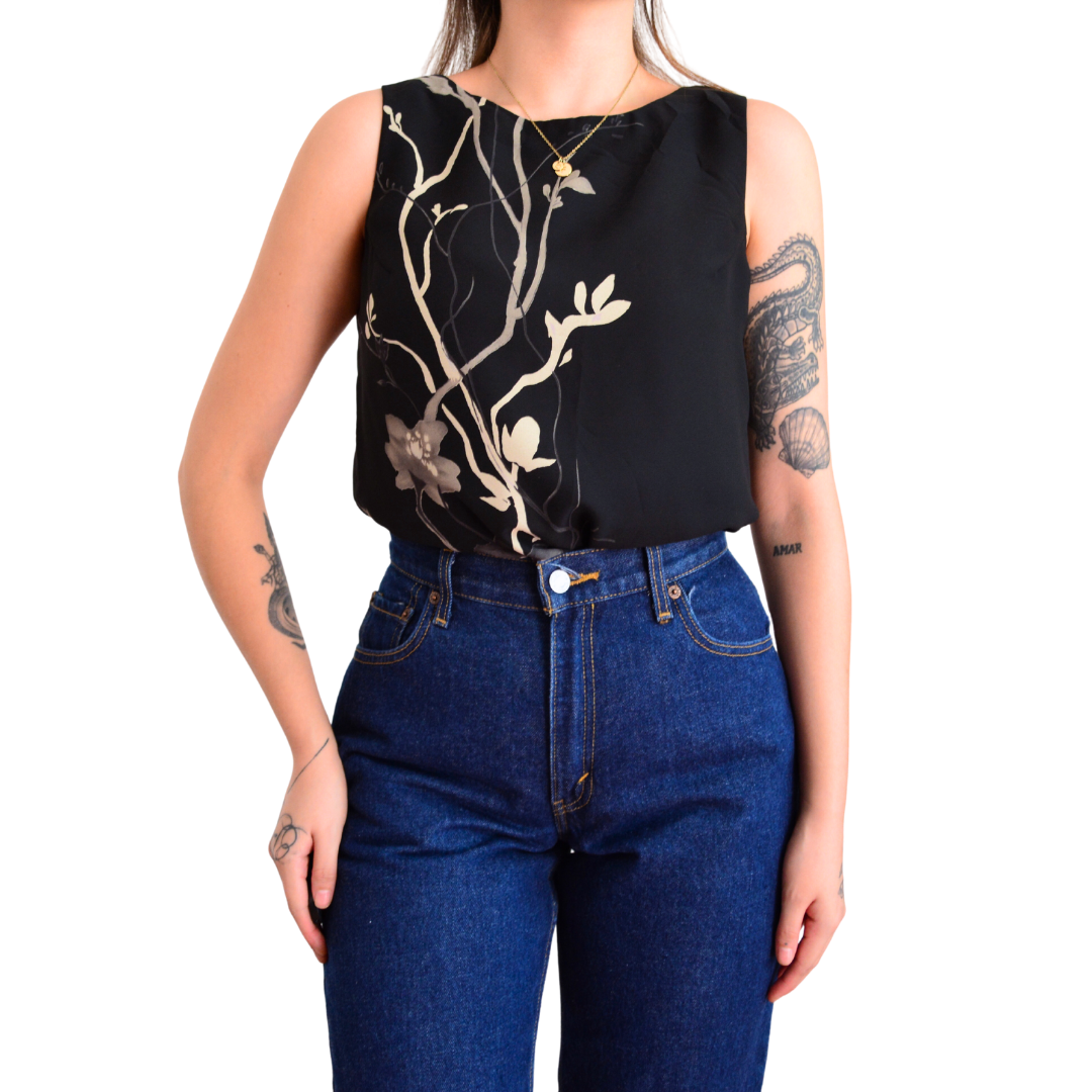 Blusa con gráfico de flores