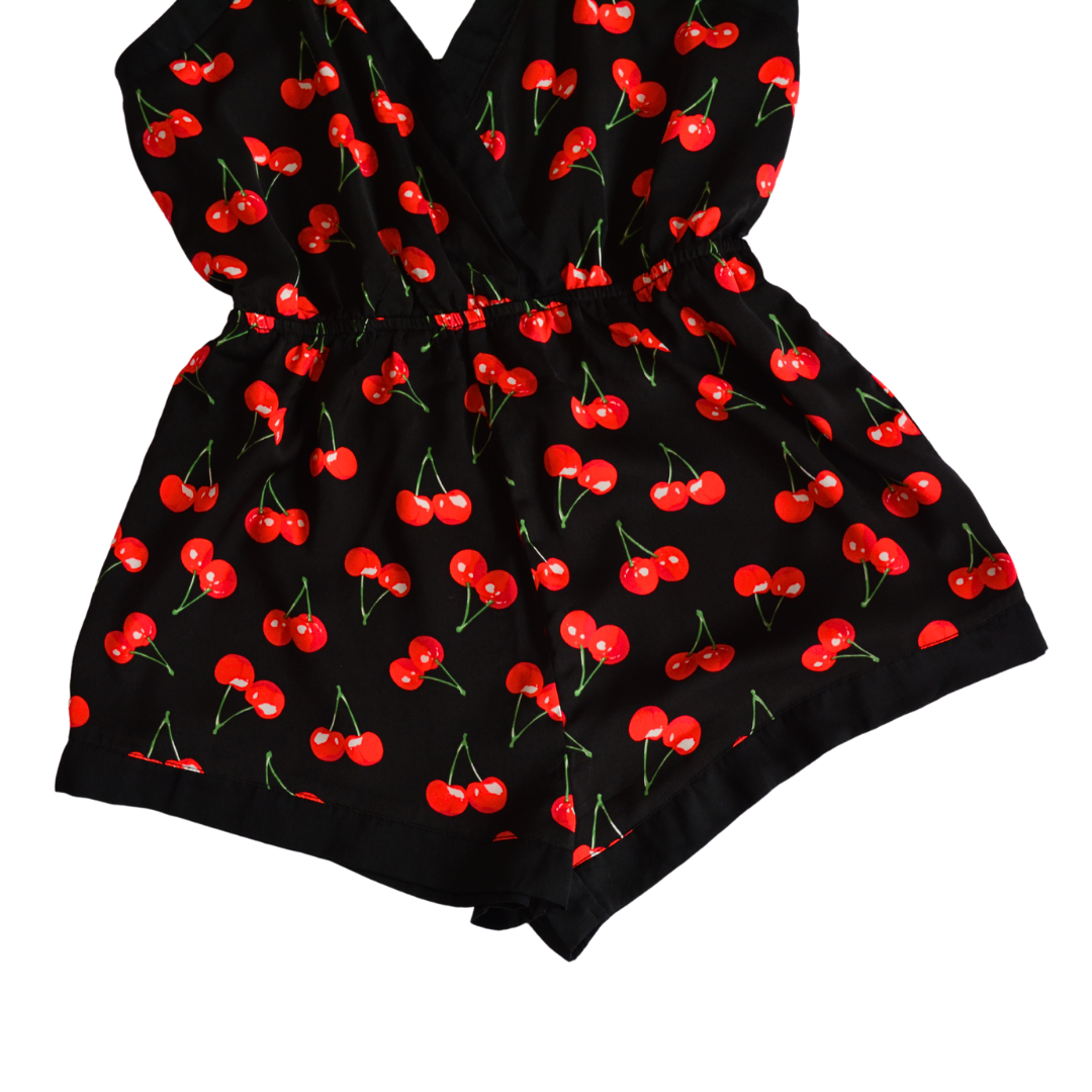 Jumpsuit de cerecitas rojas