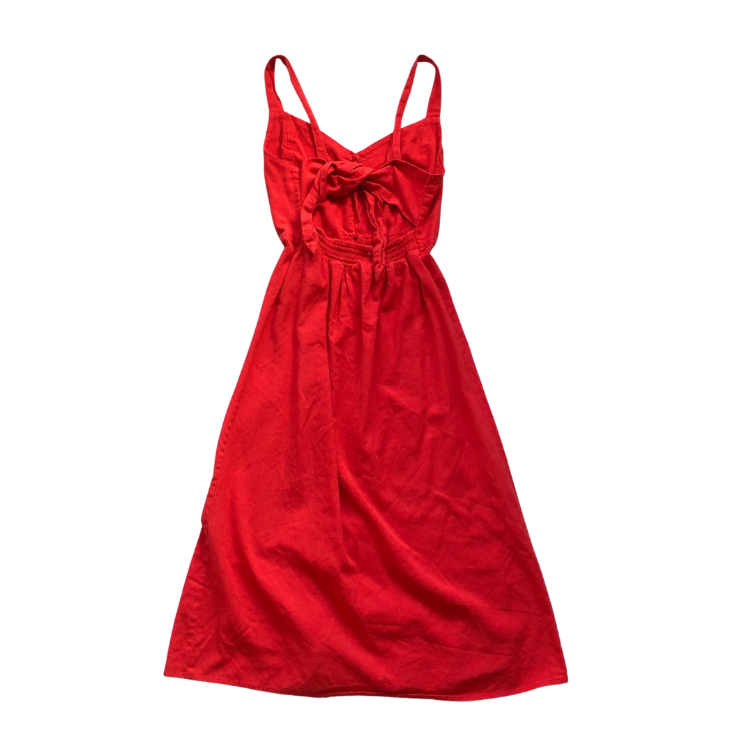 Vestido rojo de lino y botones