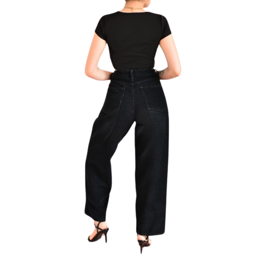 Pantalón negro recto tiro alto