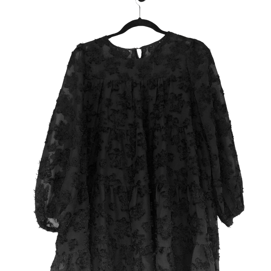 Vestido negro gasa escalonado