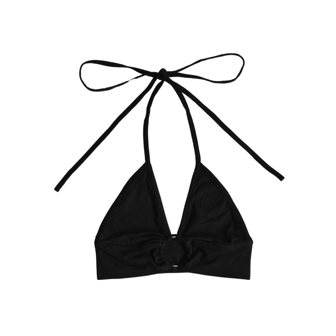 Top negro triangular con argolla
