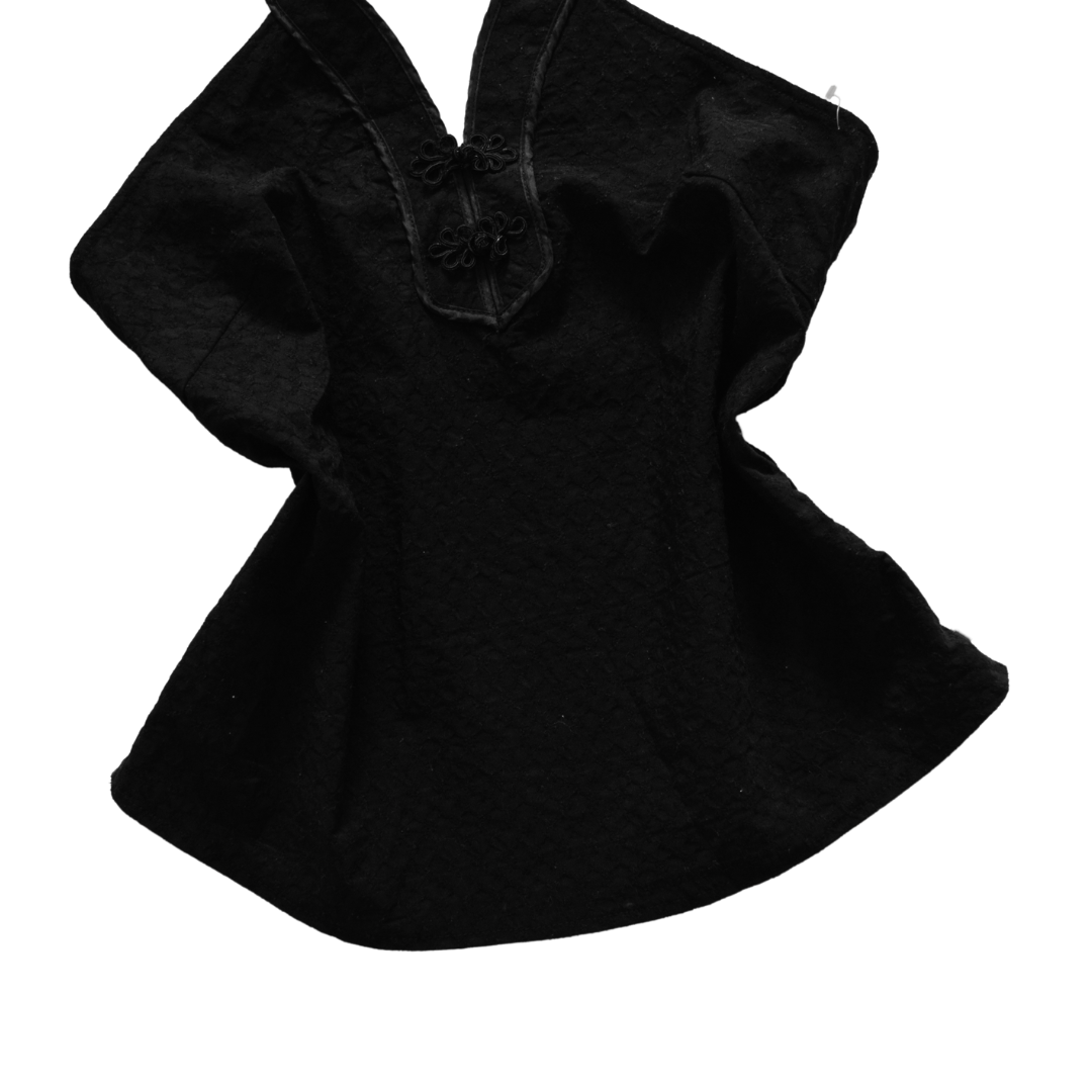 Blusa negra oriental