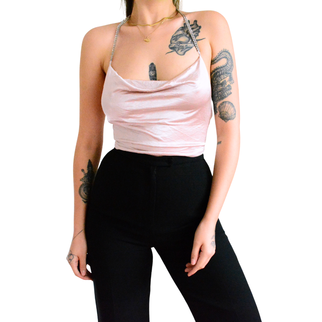 Top rosa satinado con pedrería