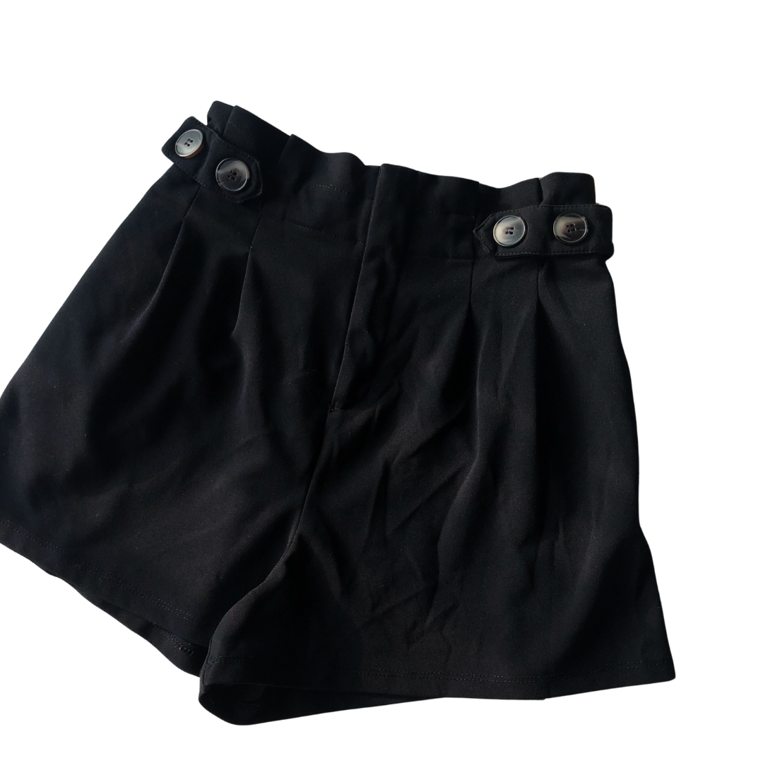 Short negro con pinzas