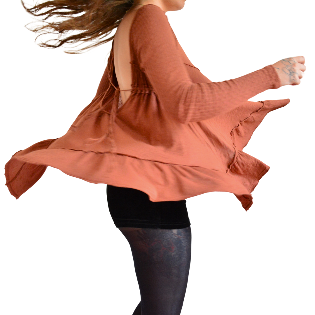 Blusa de holanes y escote