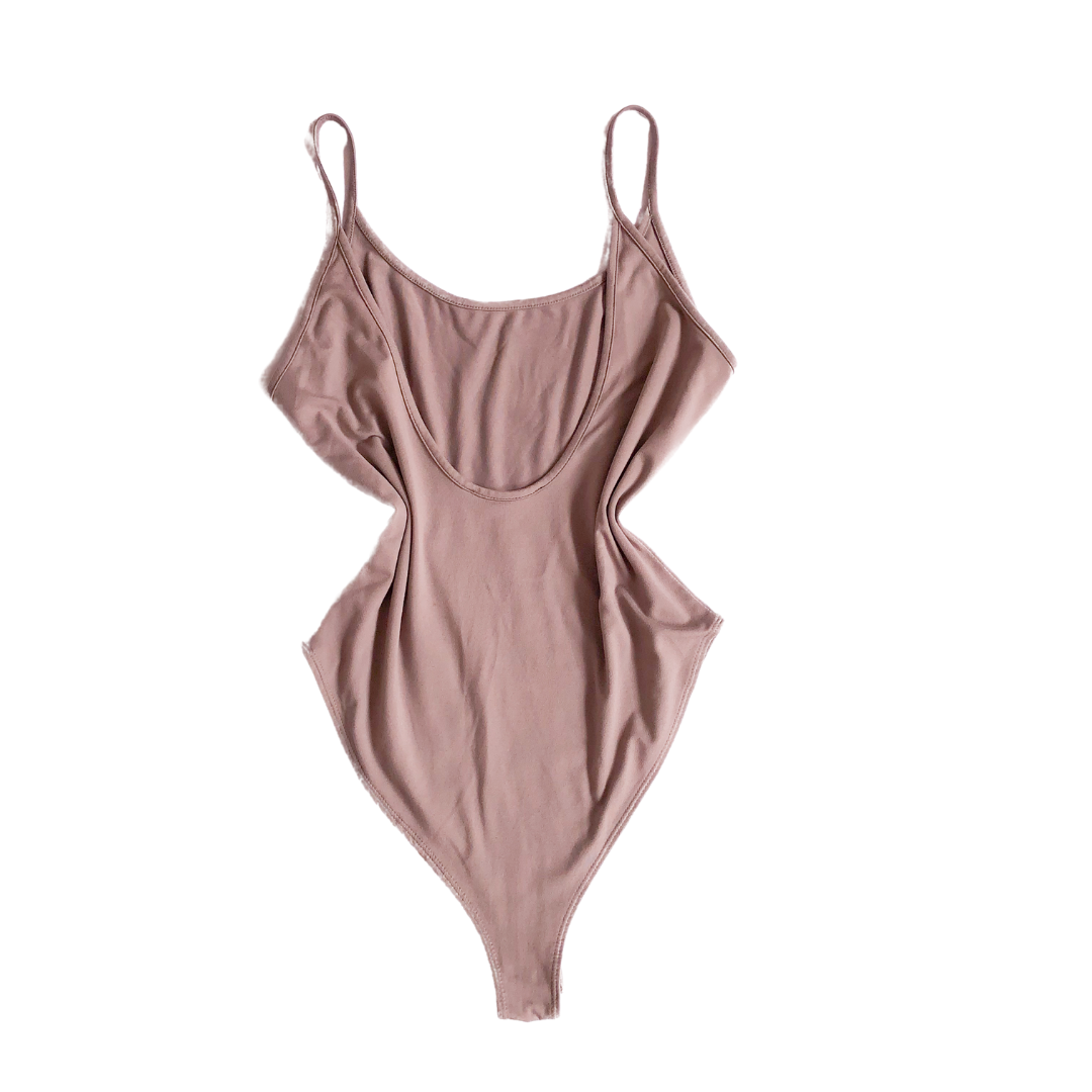 Bodysuit morado pálido con abertura