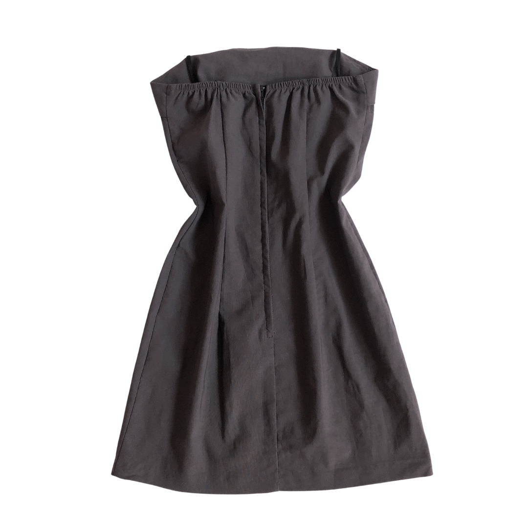 Vestido gris entallado