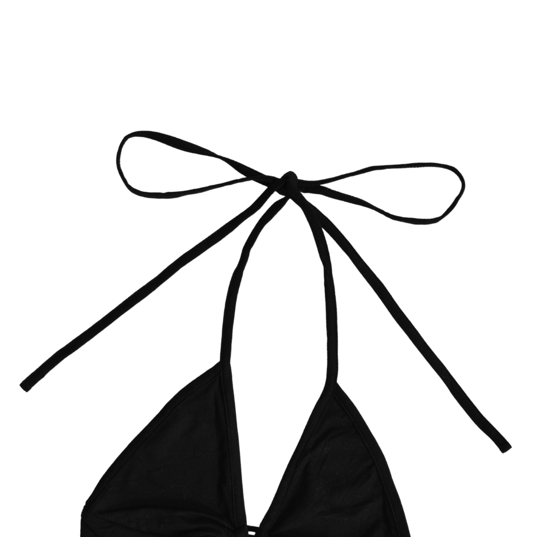 Top negro triangular con argolla