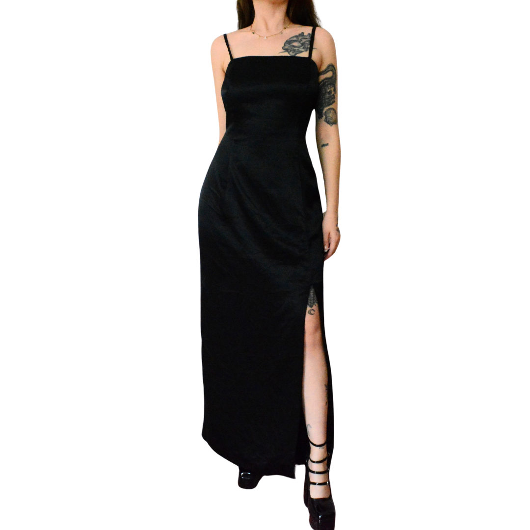 Vestido largo negro satinado