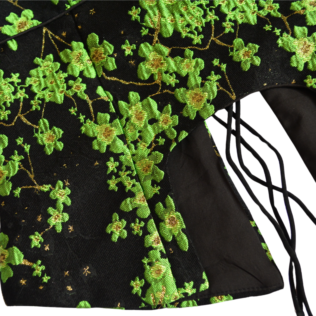 Blusa vintage con bordado y aberturas