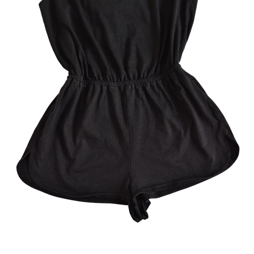 Jumper negro con escote