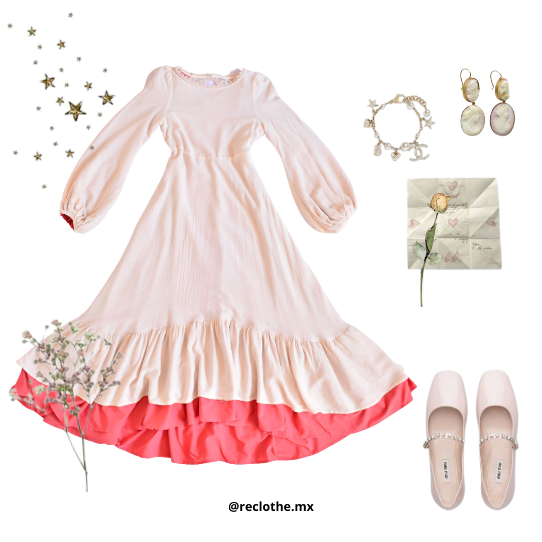 Vestido rosa claro y escote crochet