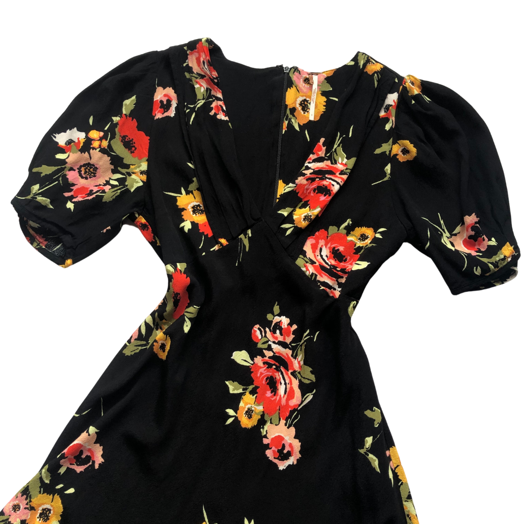 Vestido negro floral