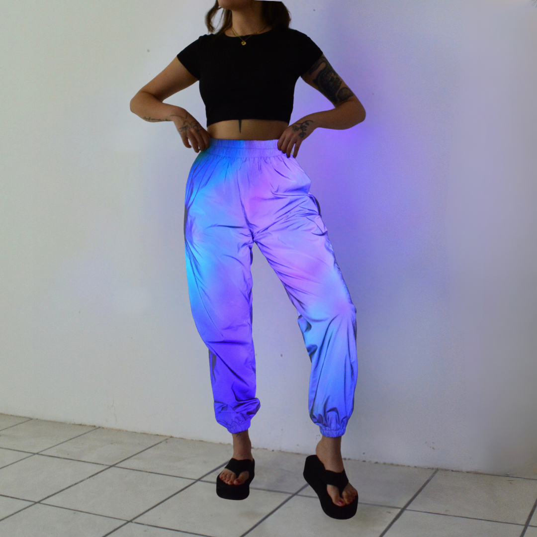 Jogger reflejante plateado