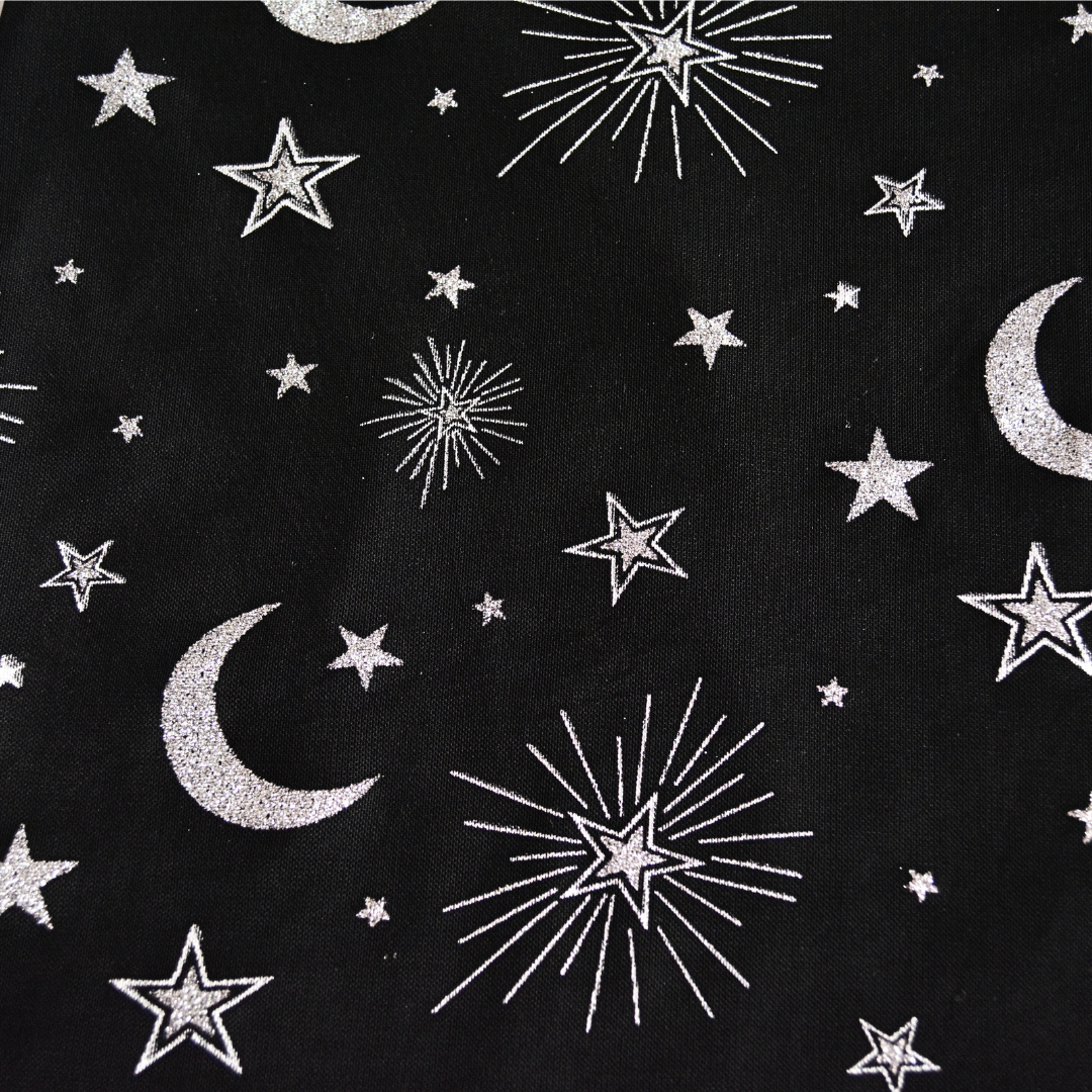 Vestido cosmos de estrellas y lunas