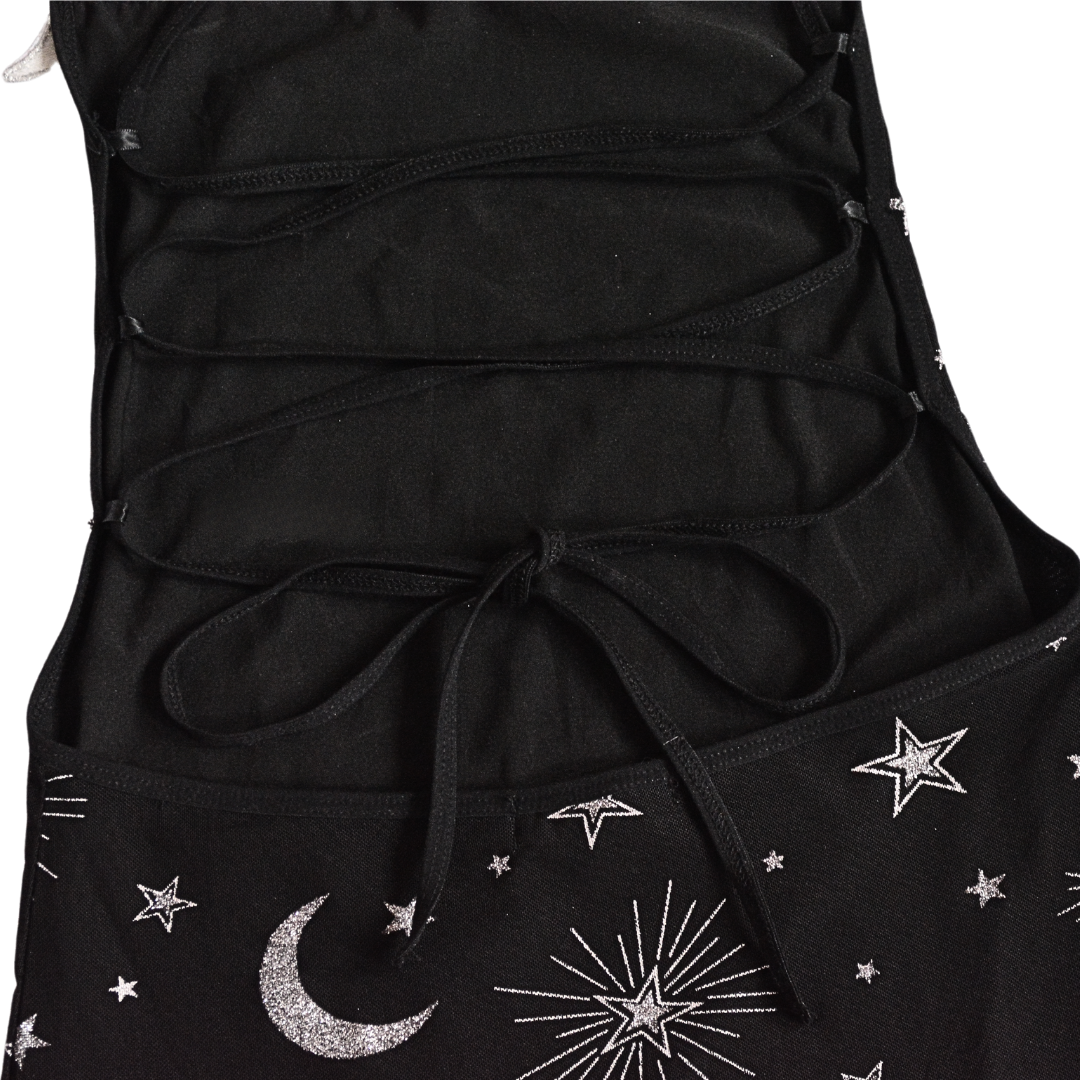 Vestido cosmos de estrellas y lunas