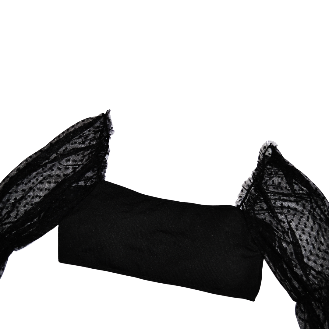 Top negro con mangas mesh