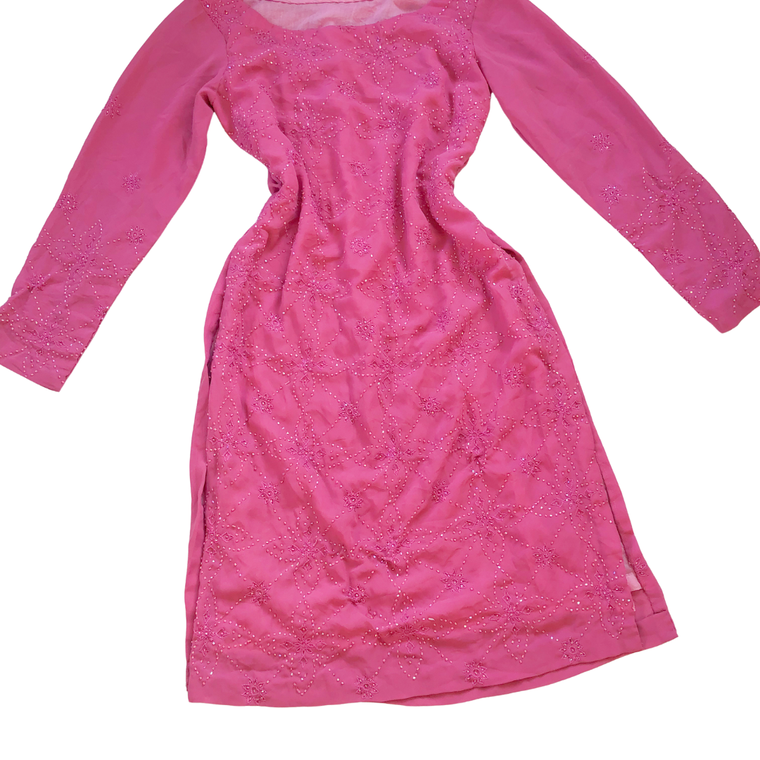 Vestido rosa con canutillo