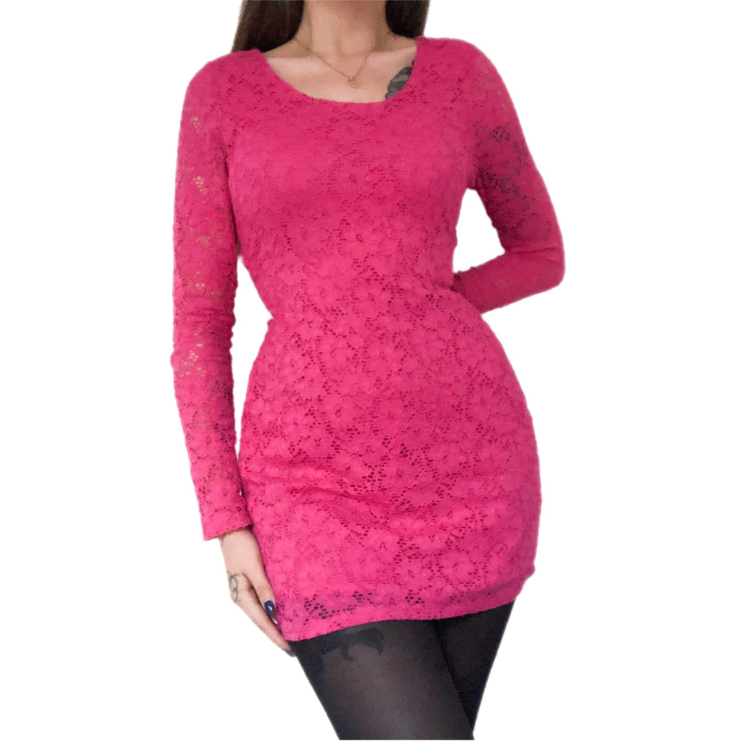 Vestido rosa de encaje