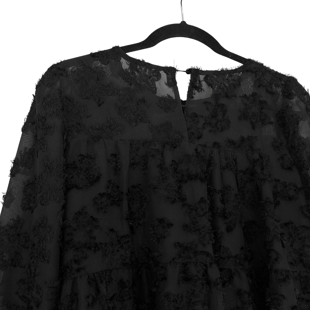 Vestido negro gasa escalonado
