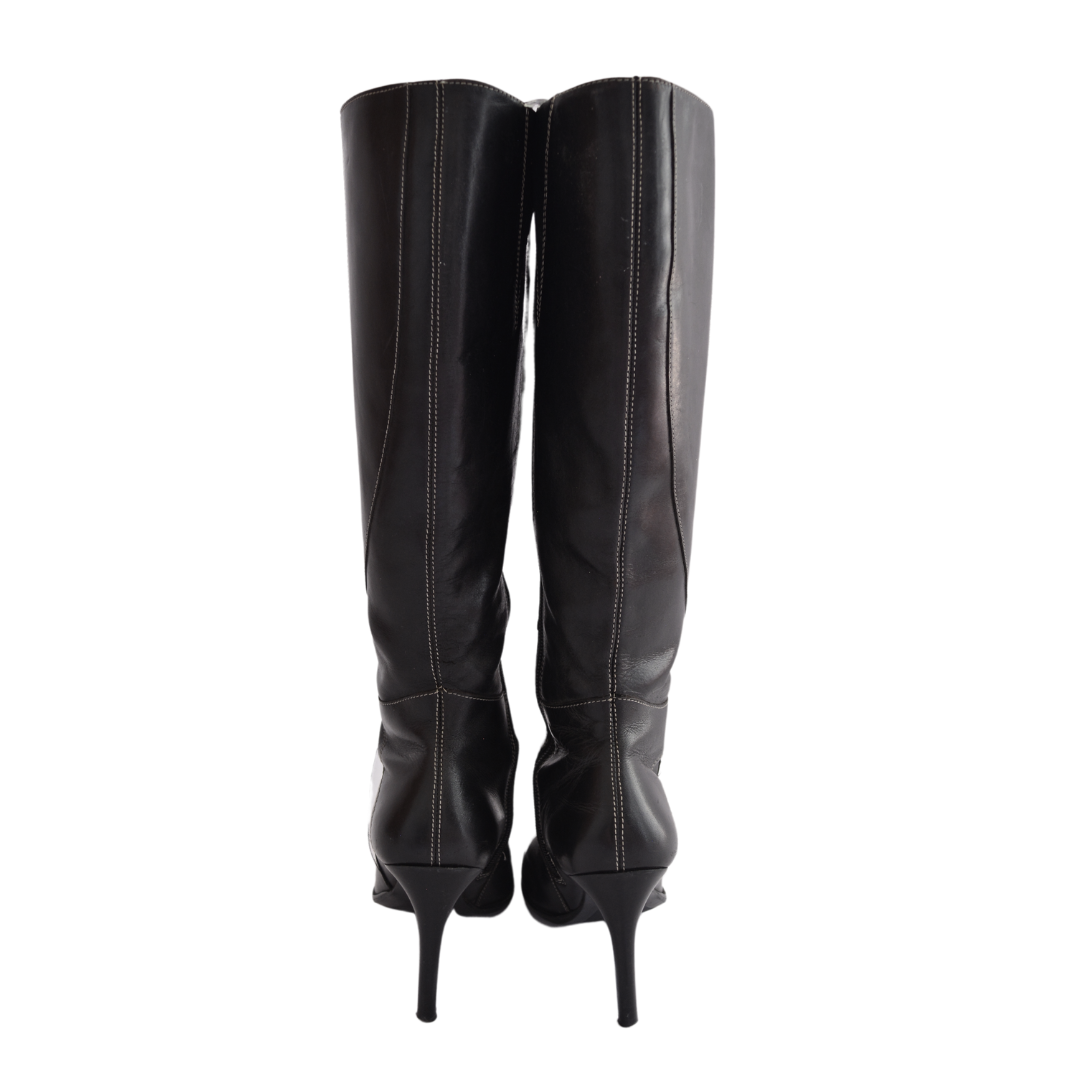 Botas negras de tacón