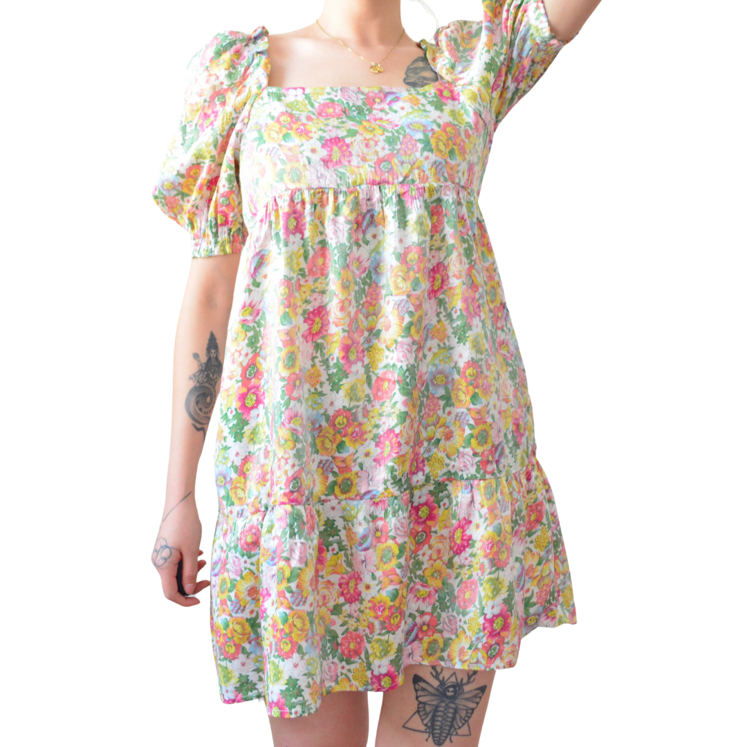 Vestido de flores con bolsas