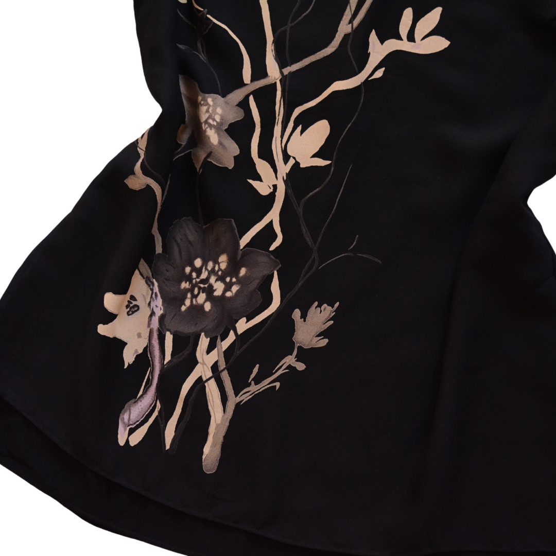 Blusa con gráfico de flores