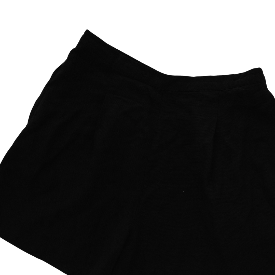 Short negro de lino