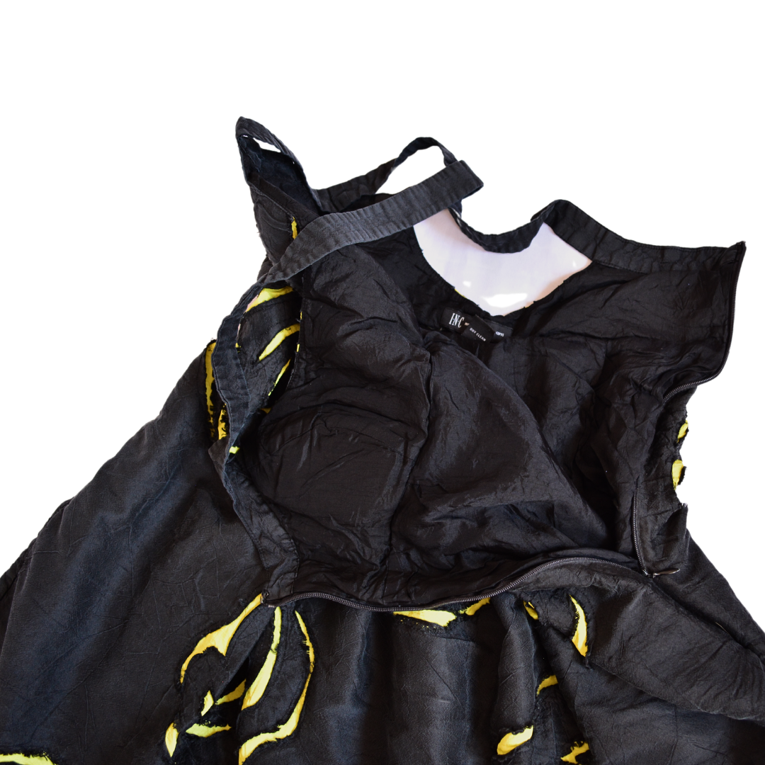 Vestido de seda con rosas y escote cruzado