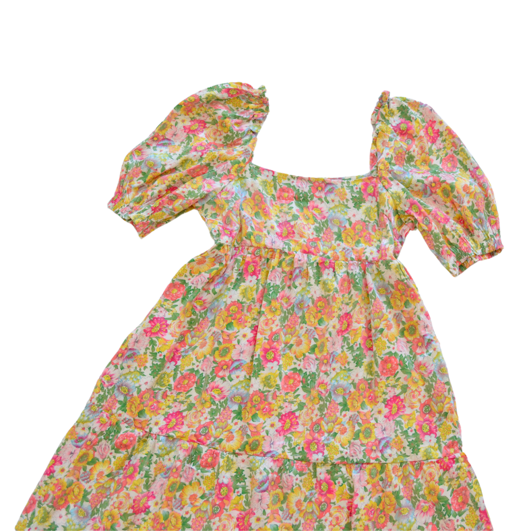 Vestido de flores con bolsas