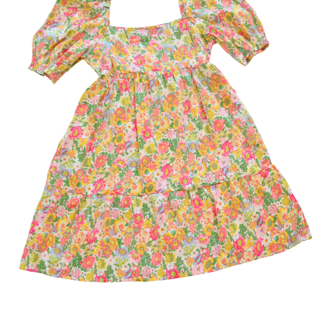 Vestido de flores con bolsas