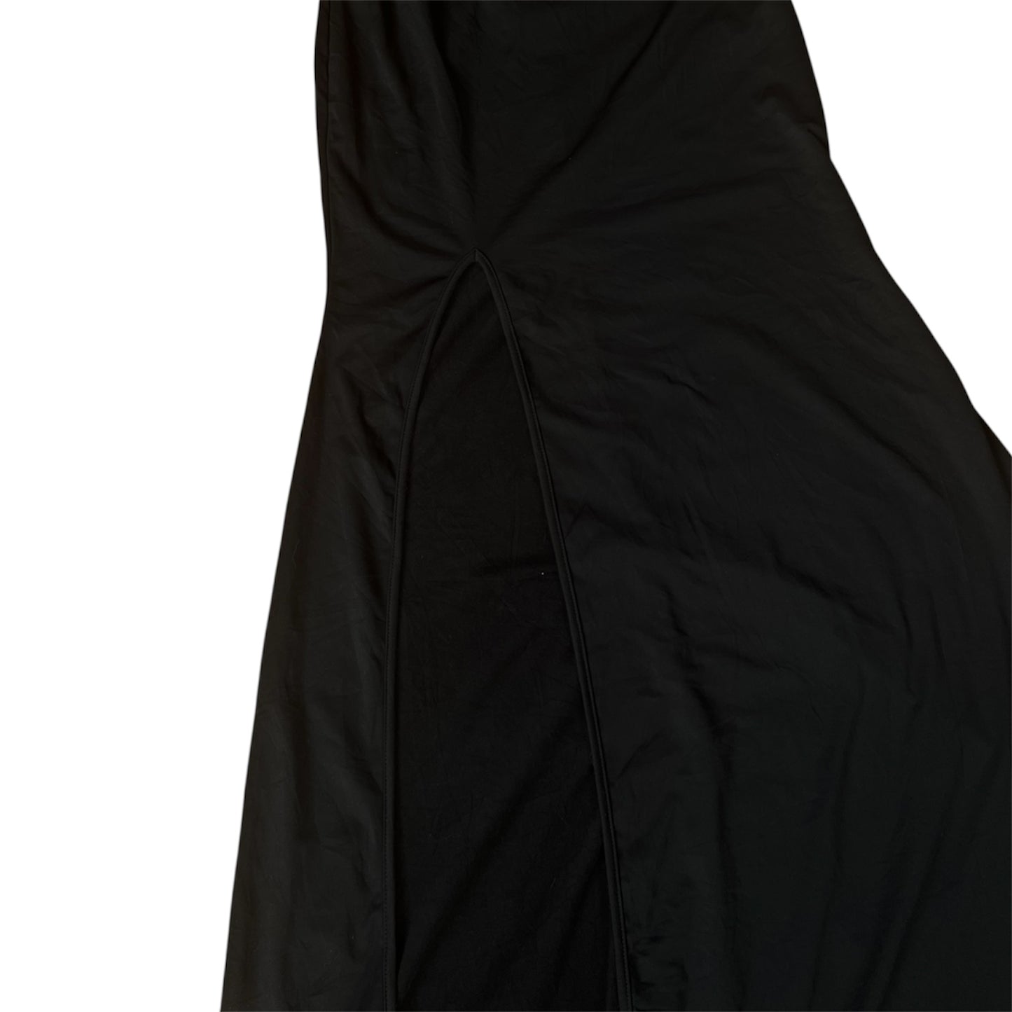 Vestido negro largo asimétrico